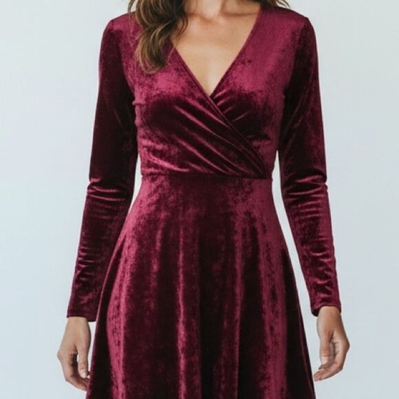 fab'rik Dresses & Skirts - Fab'rik Burgundy Red Velvet V-Neck Long Sleeve Mini Dress in Size Small